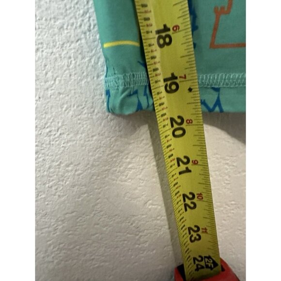 Disney Parks Green Castle Print High Rise Cropped Leggings Size Large - Picture 7 of 7